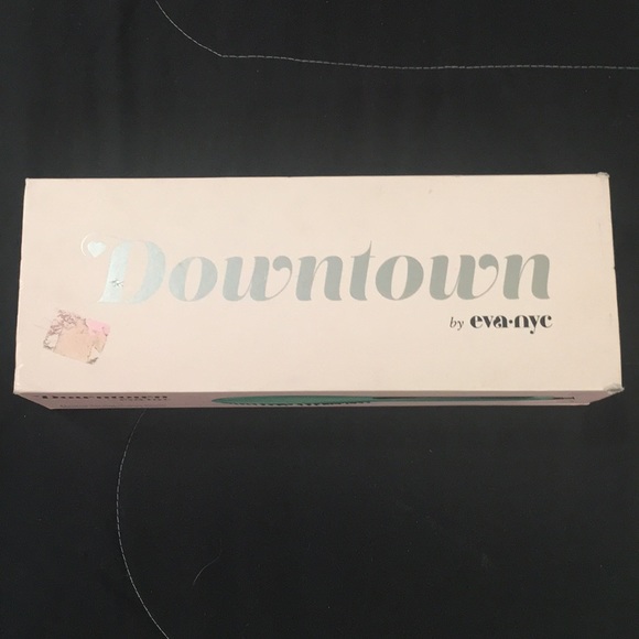 Downtown by eva-nyc Heated Straightening Brush - Picture 4 of 4